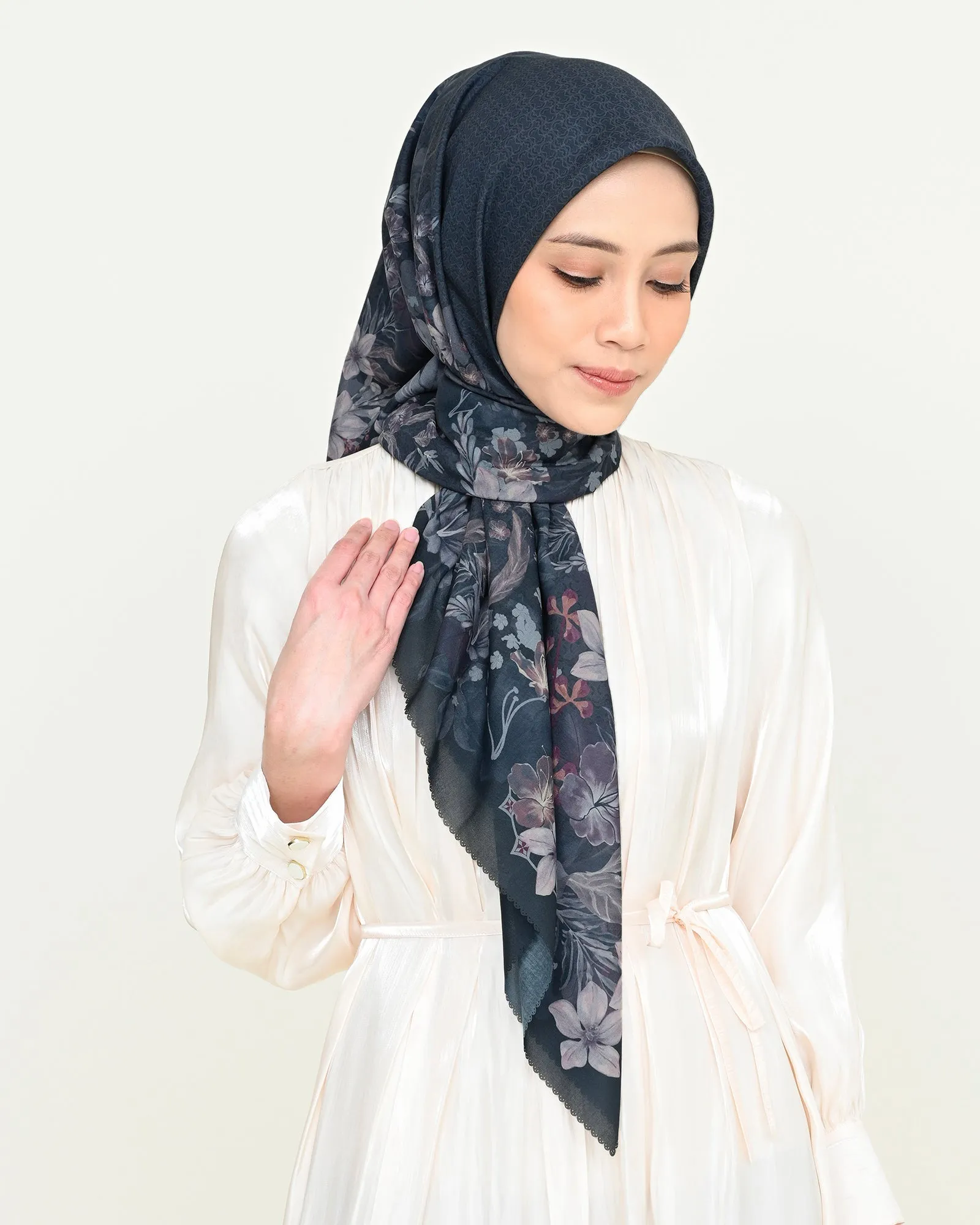 DIRAMELIA SCARVES