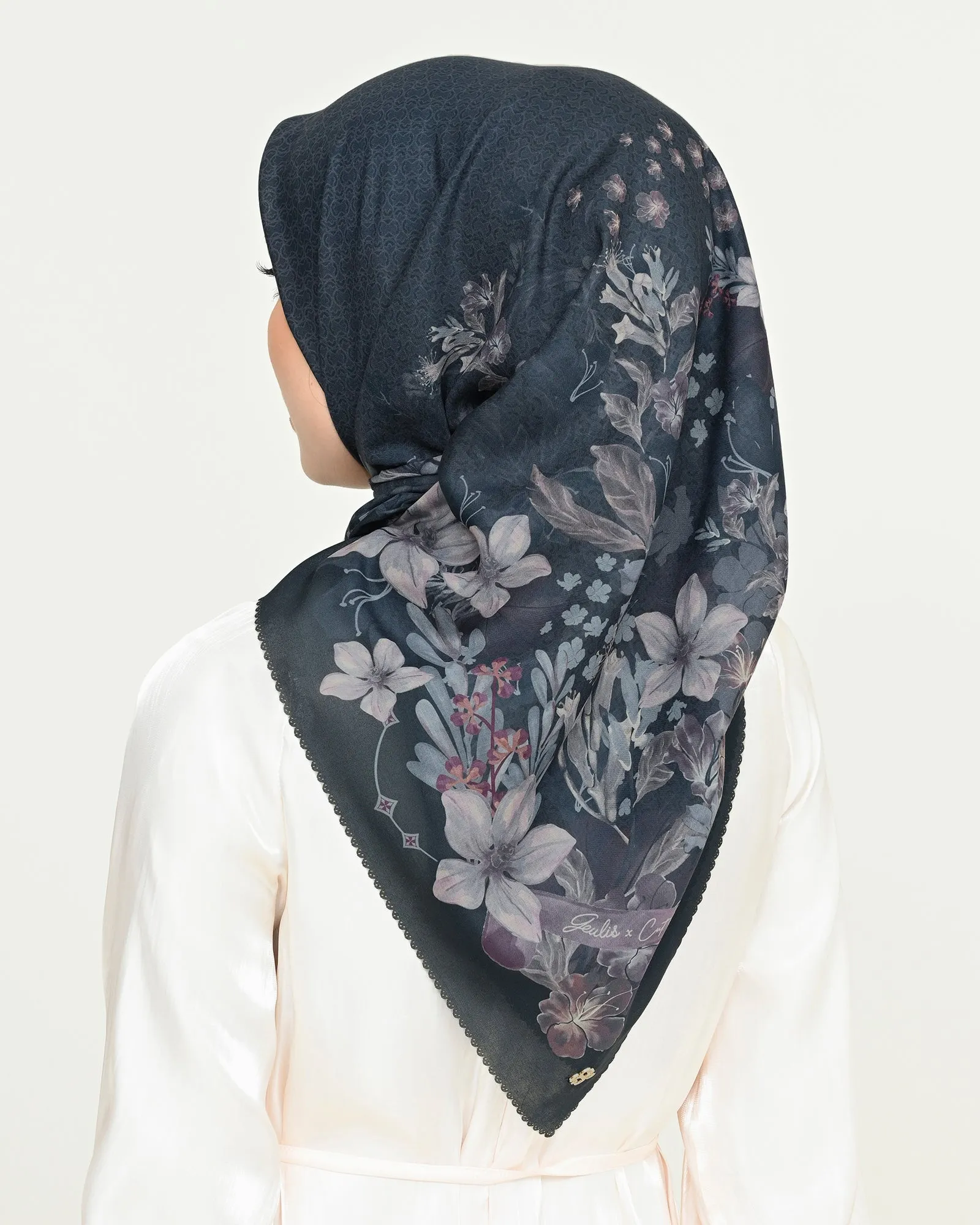 DIRAMELIA SCARVES