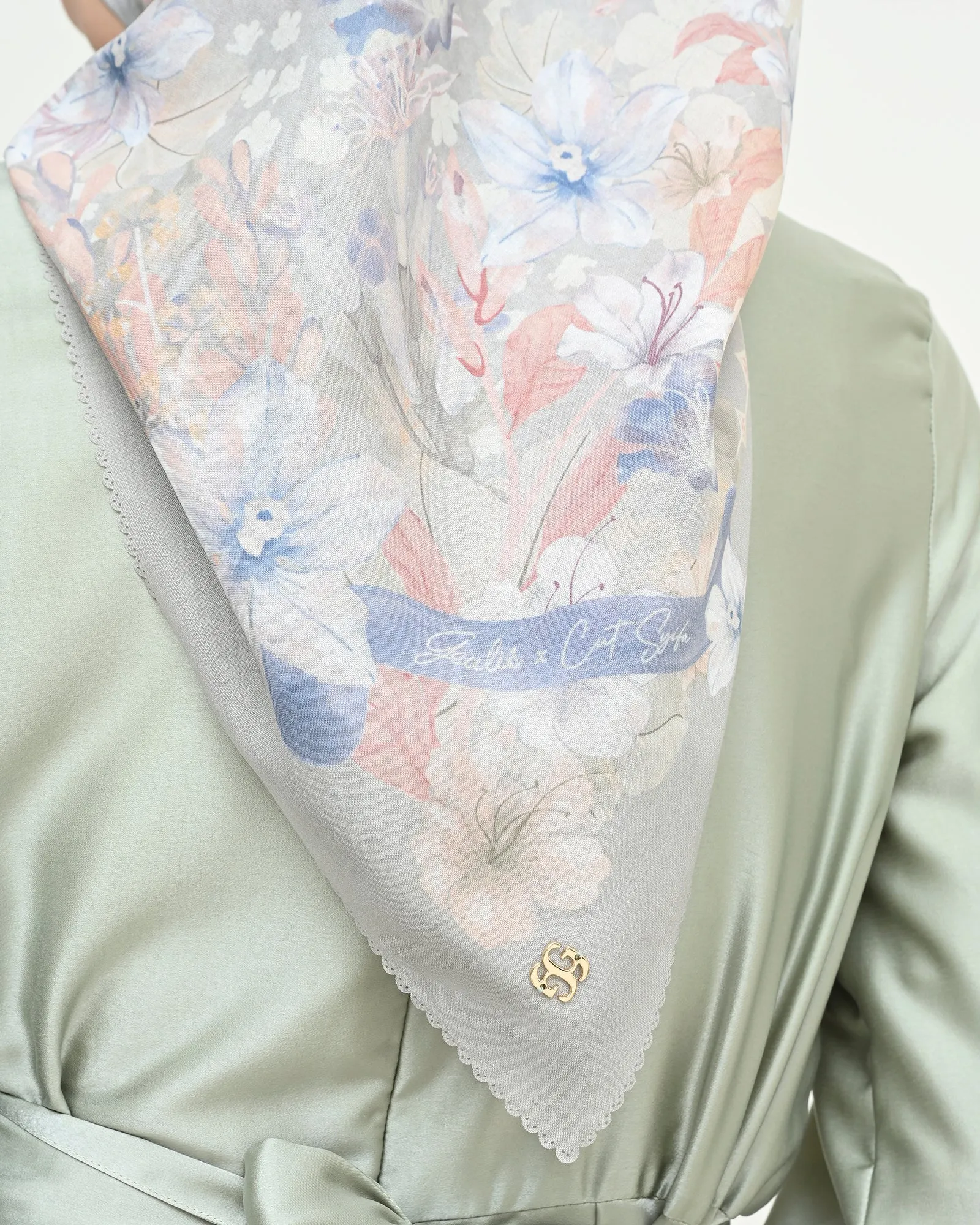 DIRAMELIA SCARVES